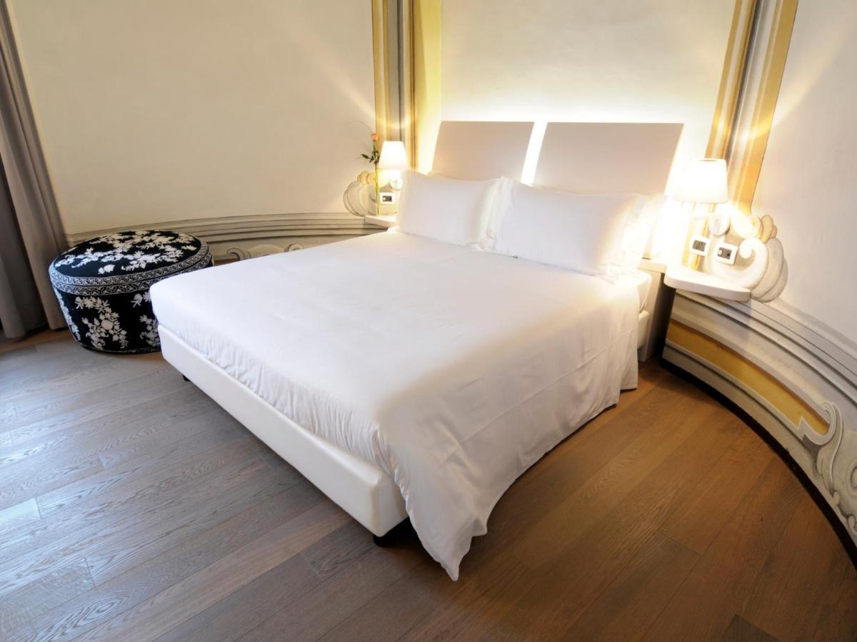 Montaldo Castle & Resort Montaldo Torinese Exterior photo