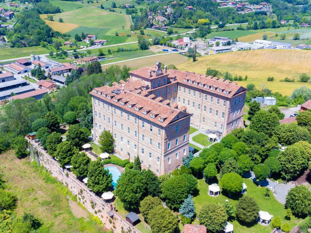 Montaldo Castle & Resort Montaldo Torinese Exterior photo