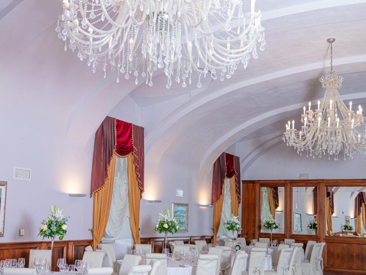 Montaldo Castle & Resort Montaldo Torinese Exterior photo