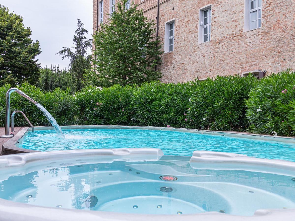 Montaldo Castle & Resort Montaldo Torinese Exterior photo
